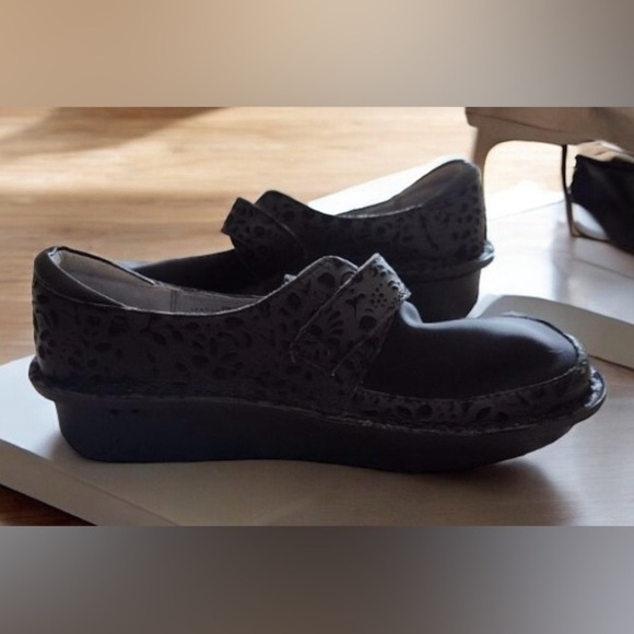 New without tags Alegria Aristoclass Black Slip on Clogs sz 7/7.5 - Picture 6 of 8